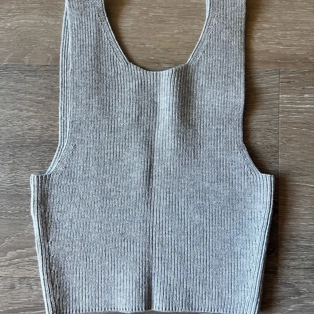 Aritzia Wilfed Free Sculpt knit crop top - Picture 2 of 4
